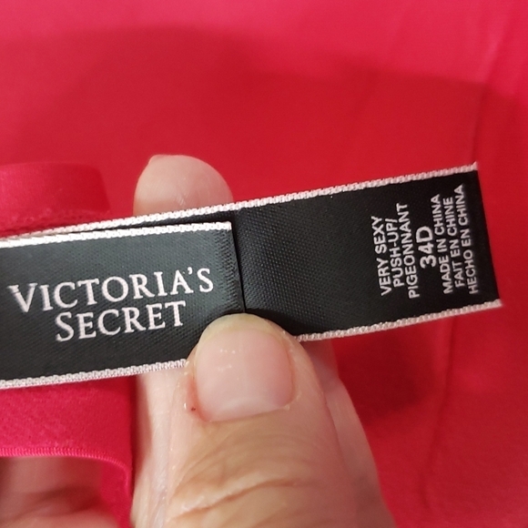 Victoria's Secret Very Sexy Push Up Pigeonnant Bra - Picture 5 of 8